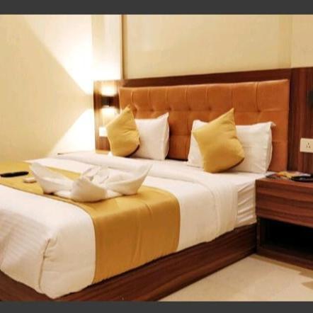 Hotel Emerald Near T2 International Airport Mumbai Exteriör bild