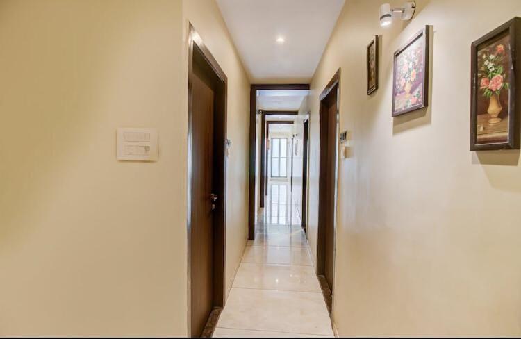 Hotel Emerald Near T2 International Airport Mumbai Exteriör bild